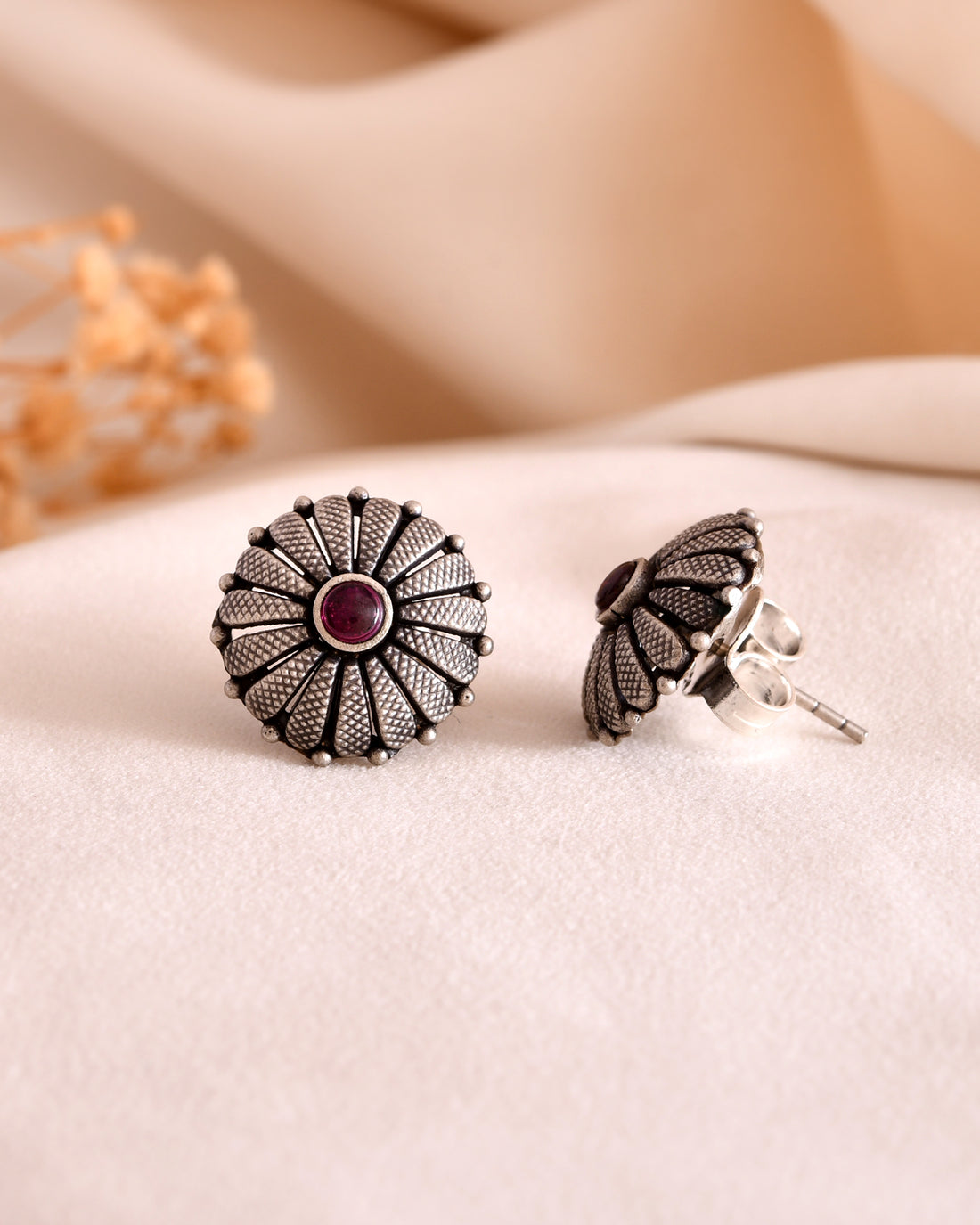 Riwaayat Pink Flora Oxidised Ear Stud
