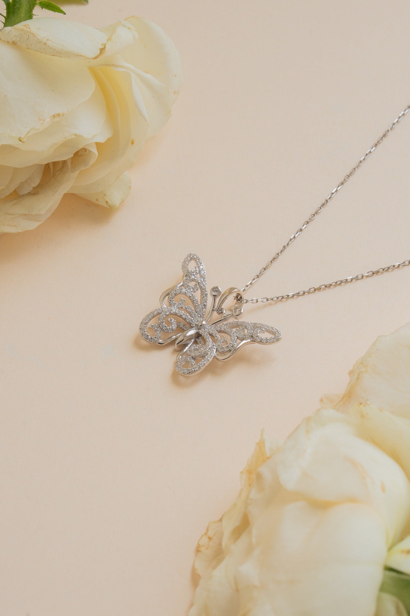 Flutter Bloom Sterling Silver Chain pendant