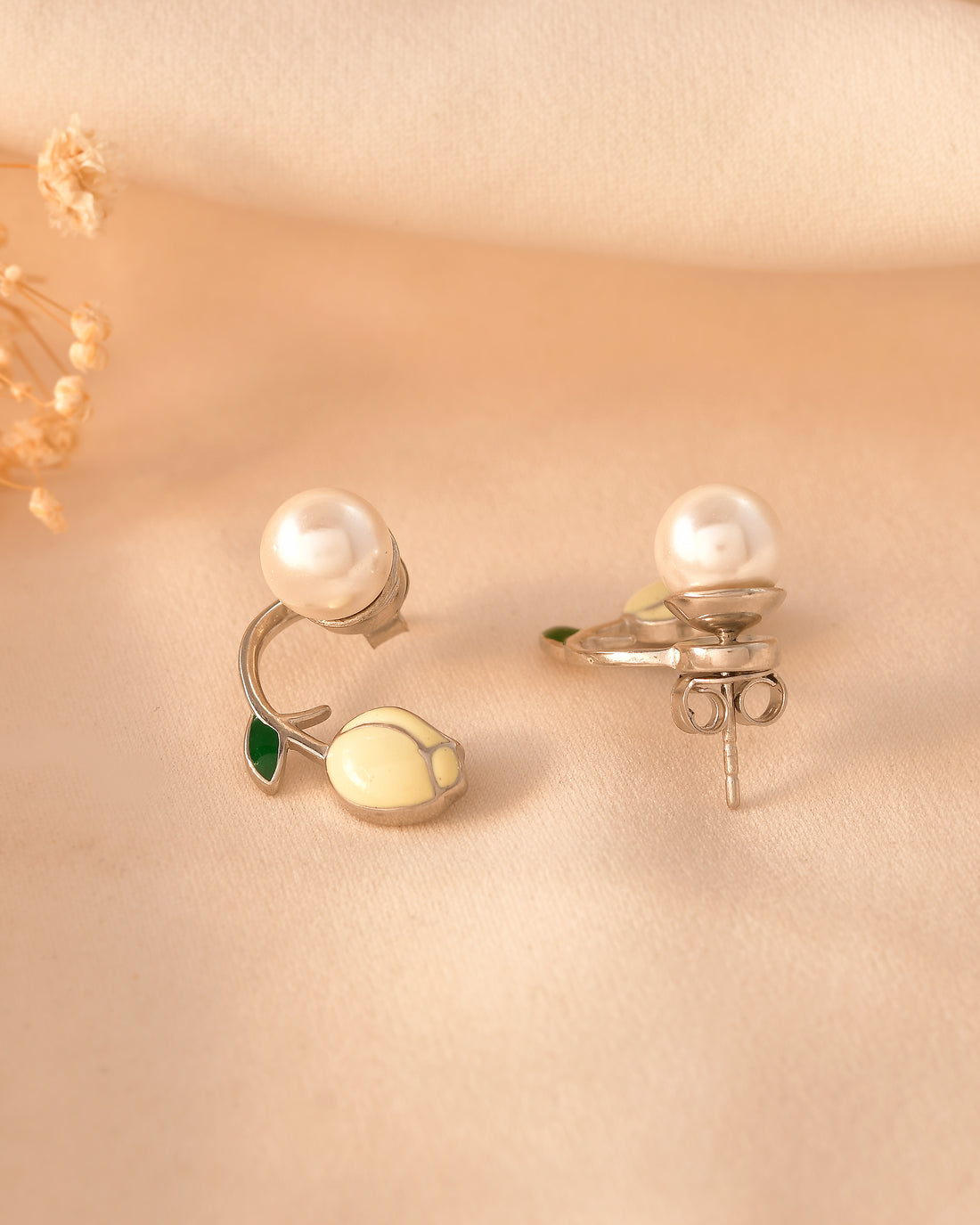 Pearl Bloom Enamel 925 Silver Stud Earring