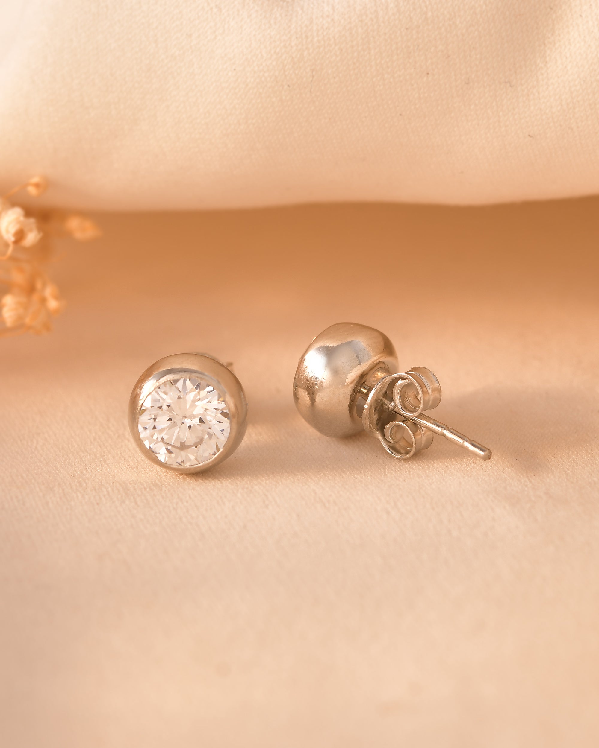 Classic 925 Silver Solitaire Stud Earrings