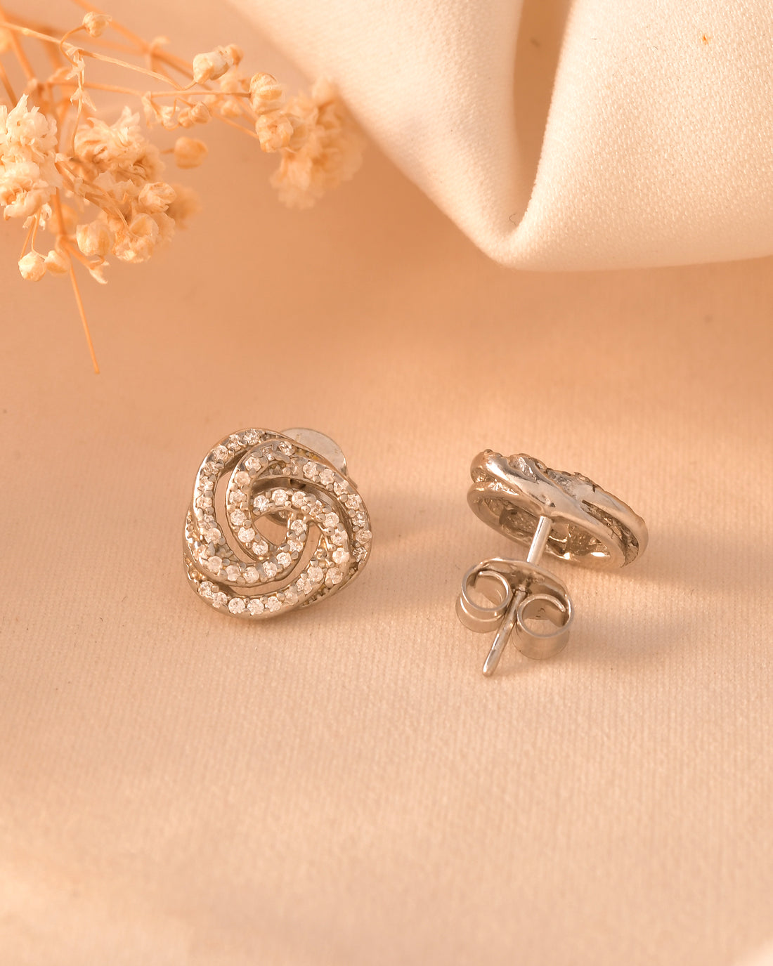 Mohini 925 Silver Spiral Stud Earring