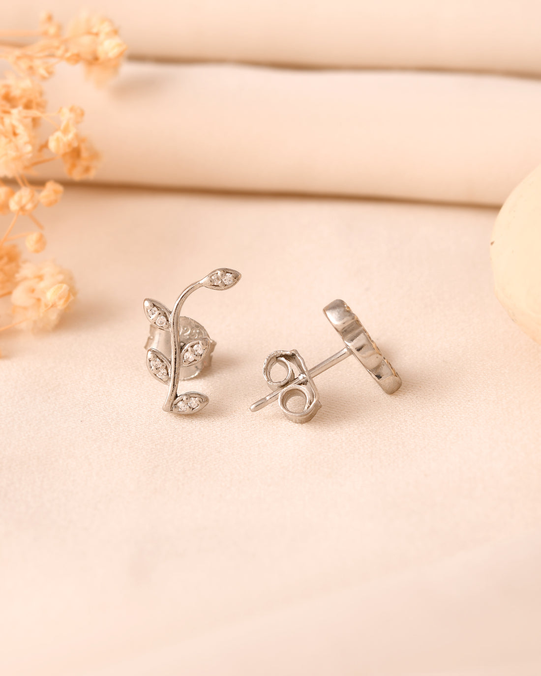 Elara Leaf Sparkle 925 Silver Chain Pendant Set