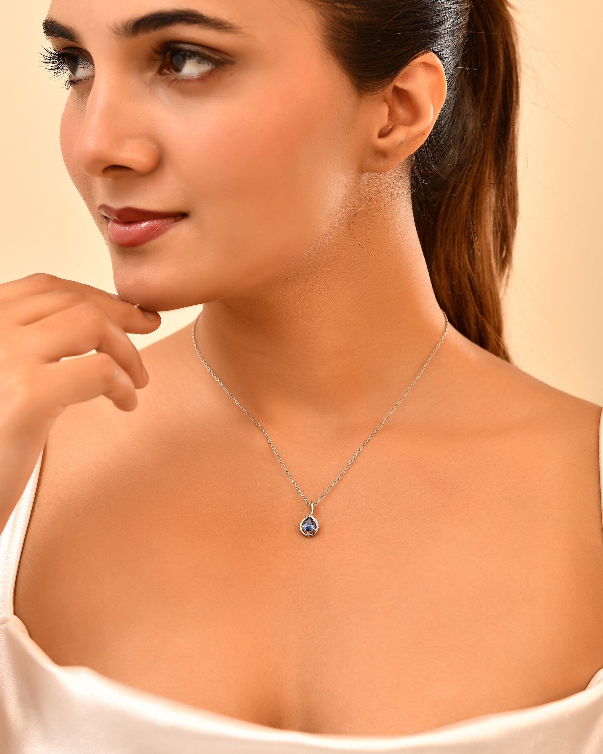 Diva Ocean Blue Sterling Silver Chain Pendant