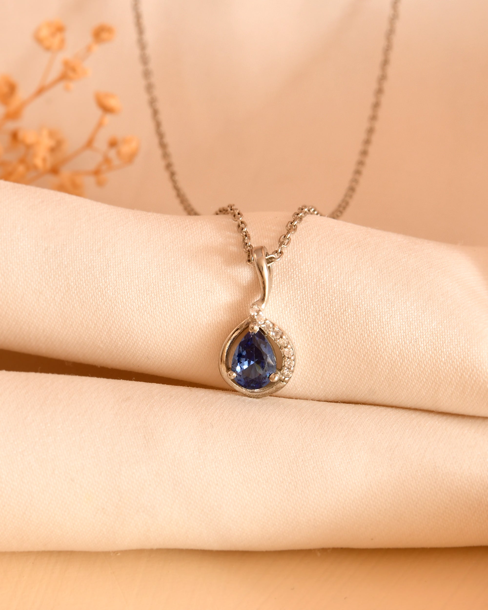 Diva Ocean Blue Sterling Silver Chain Pendant