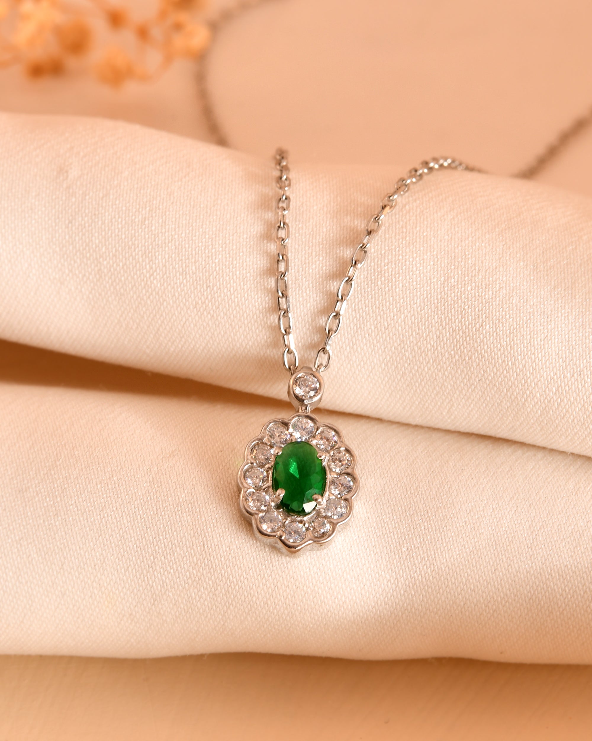 Inaya Oval Shape 925 Sterling Silver Chain Pendant