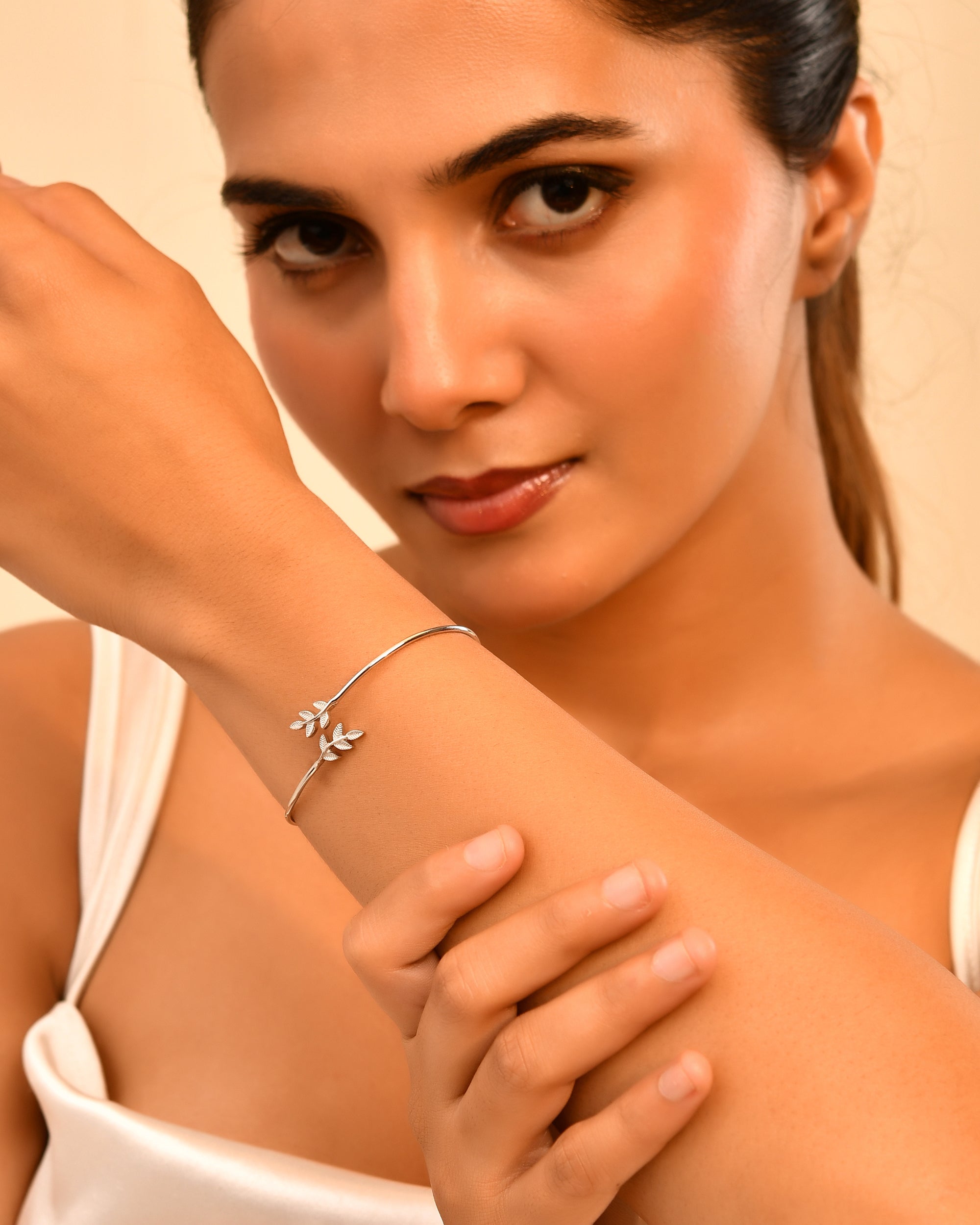 Leafora Minimal Sterling silver Bracelet kada