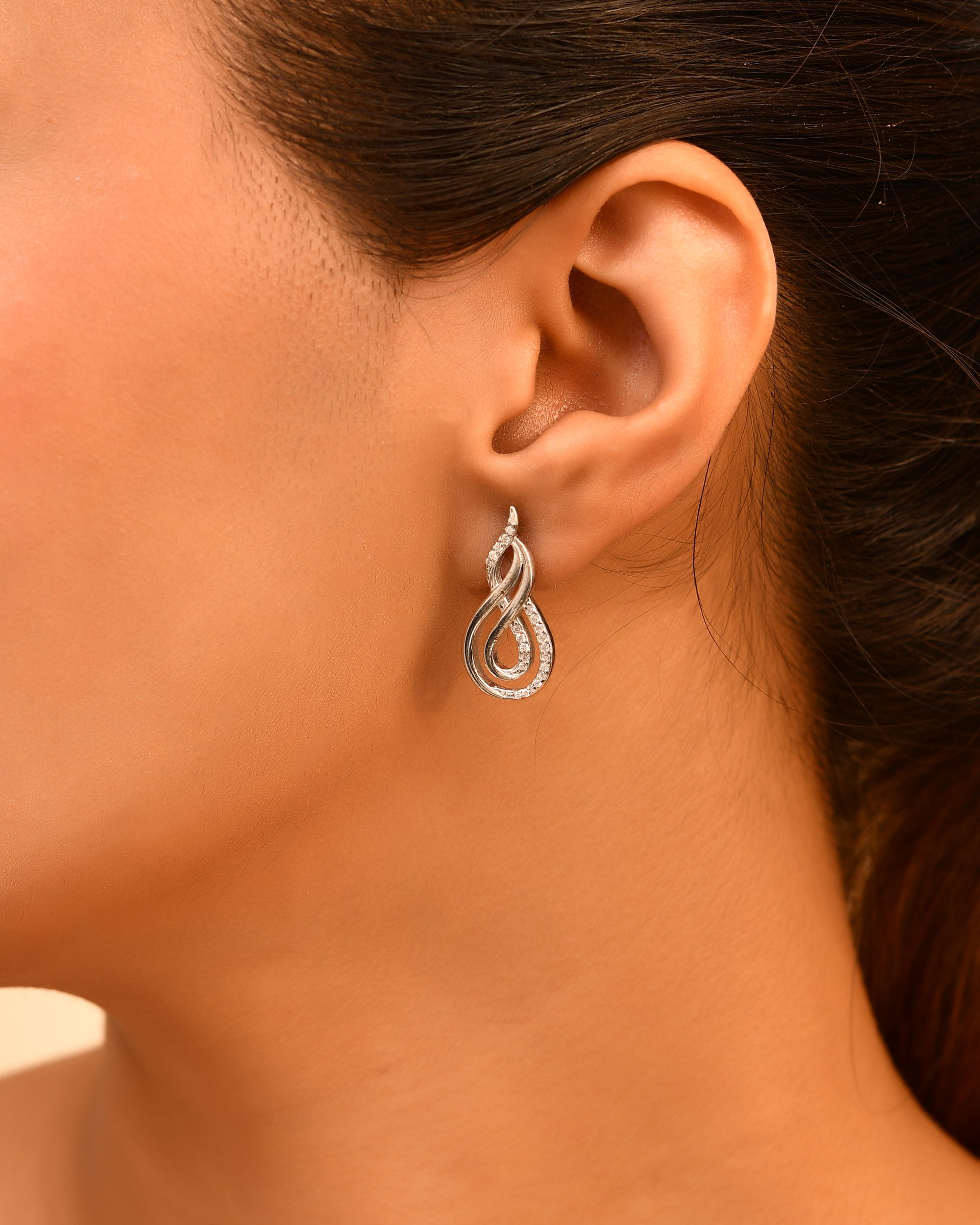 Vani Infinity Sterling Silver Chain Pendant Set