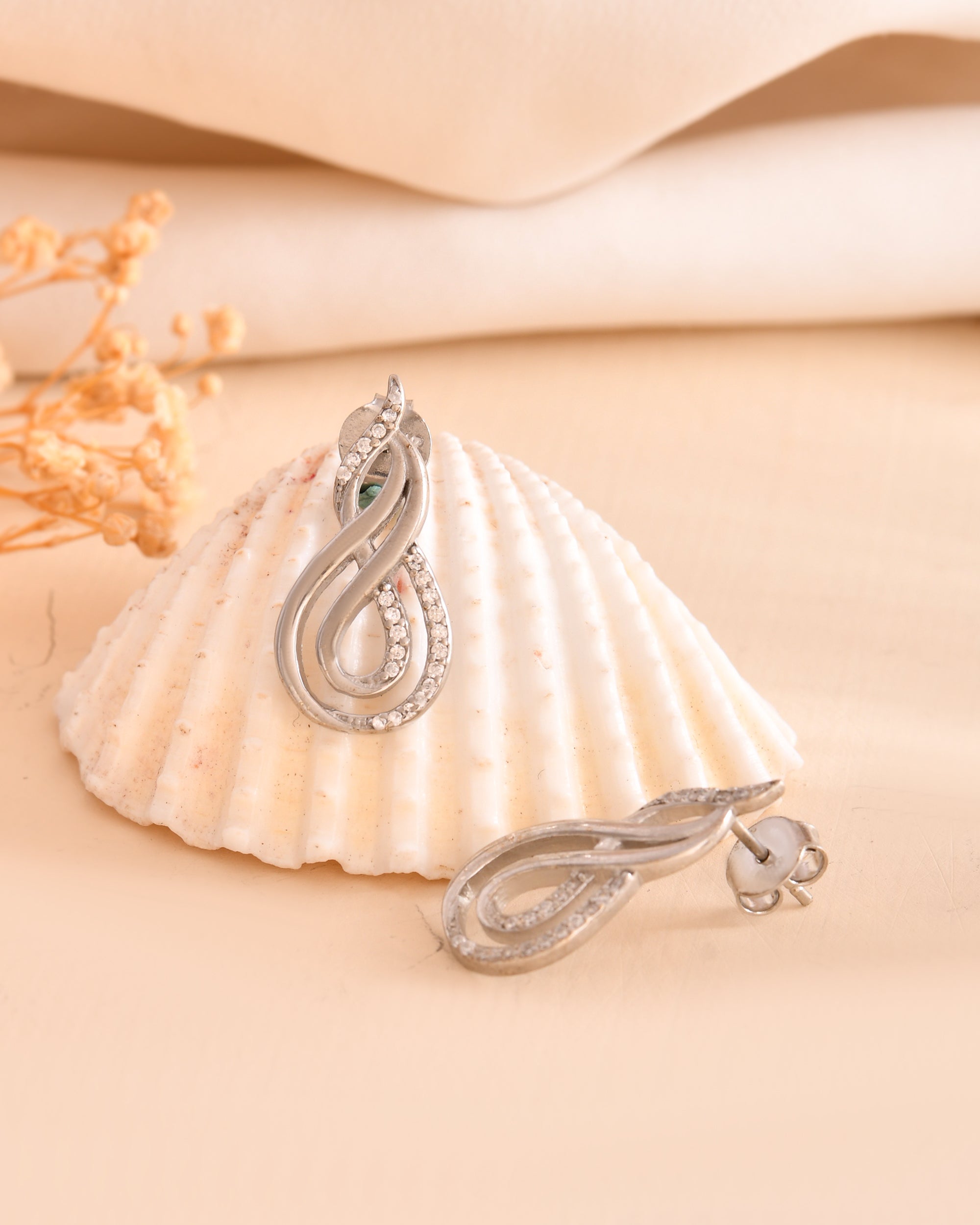 Vani Infinity Sterling Silver Chain Pendant Set