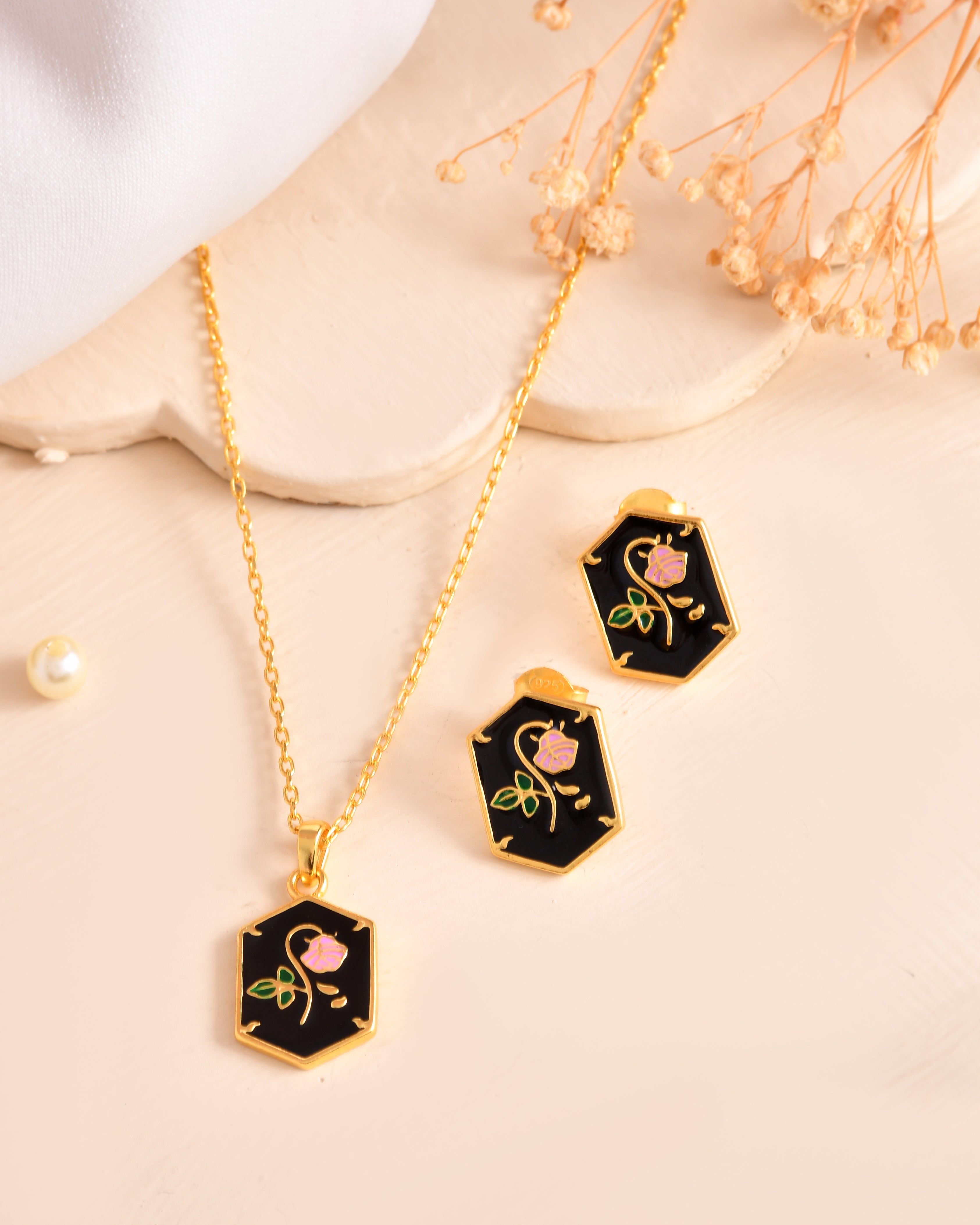 Midnight Bloom Gold Plated 925 Silver Chain Pendant Set