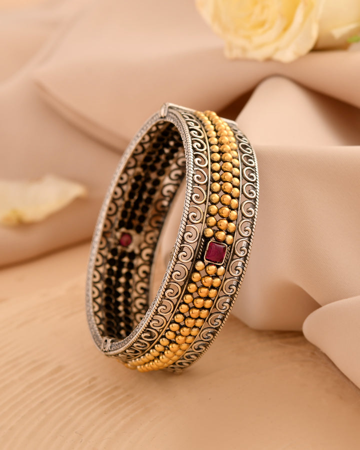 Aarvika Golden touch 925 Silver Bangle