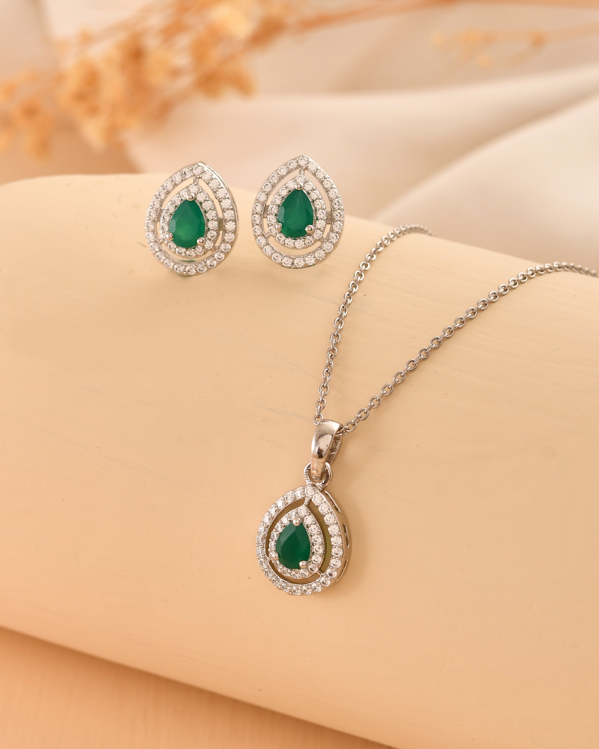 Sora Green Onyx Sterling Silver Pendant Set