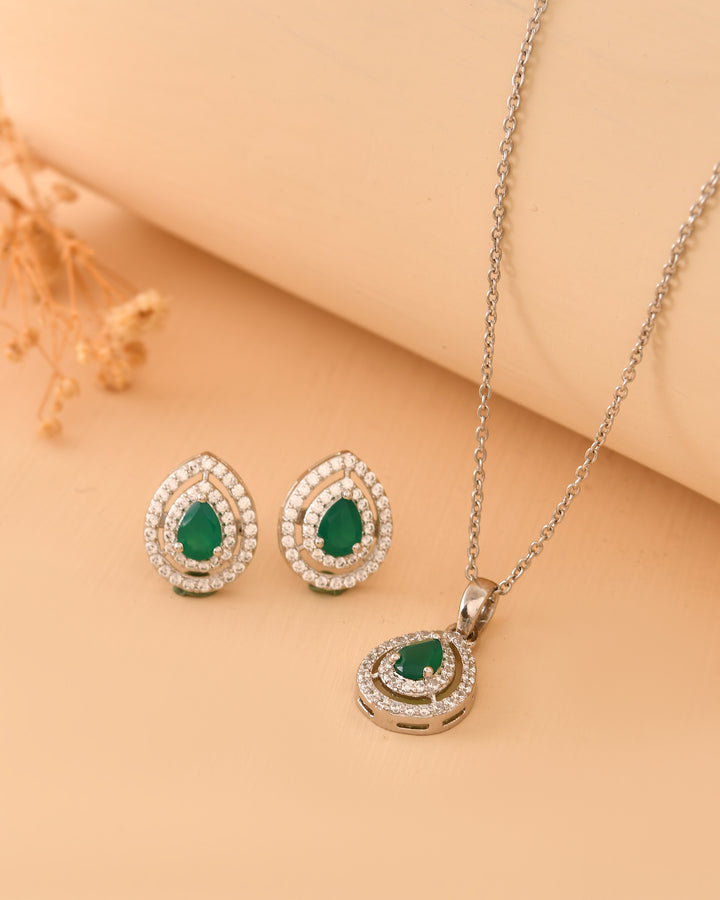 Sora Green Onyx Sterling Silver Pendant Set