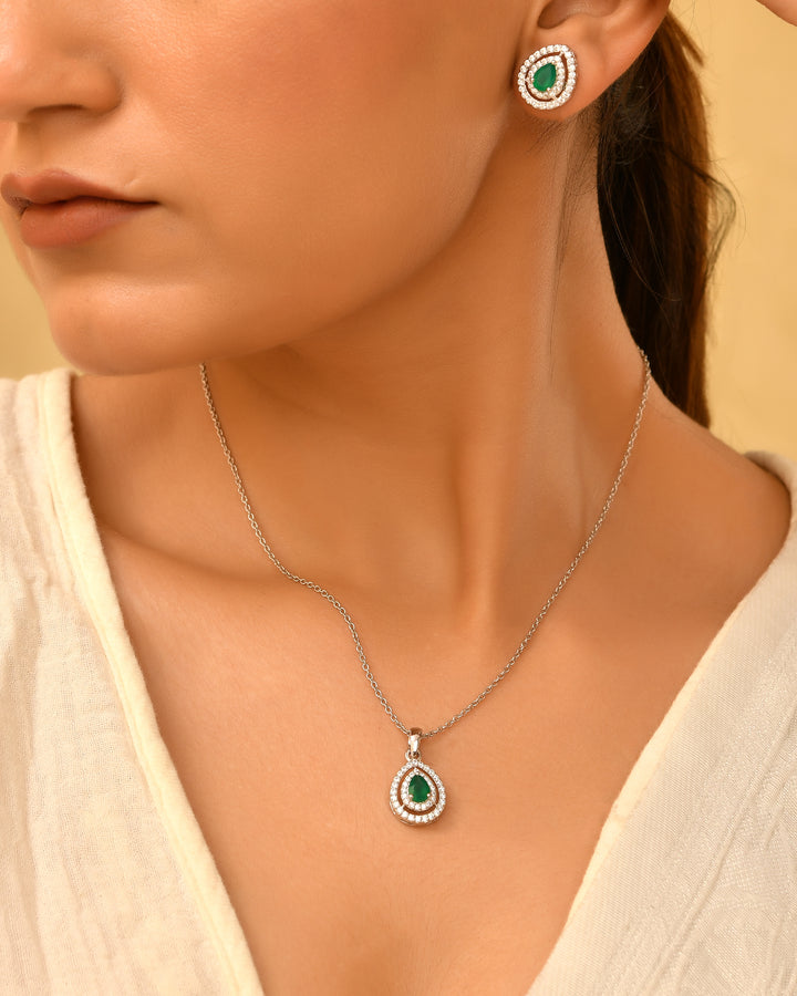 Sora Green Onyx Sterling Silver Pendant Set
