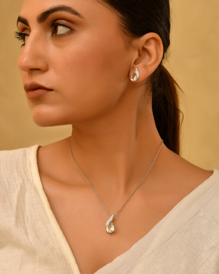 Celestia 925 Sterling Silver Chain Pendant Set