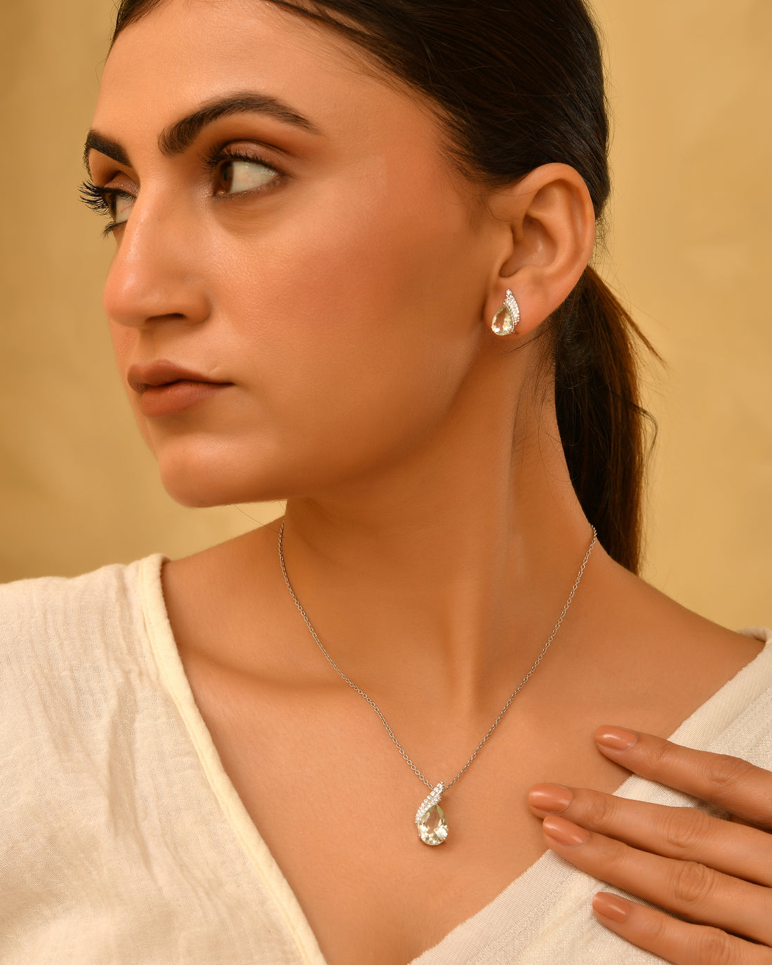 Celestia 925 Sterling Silver Chain Pendant Set