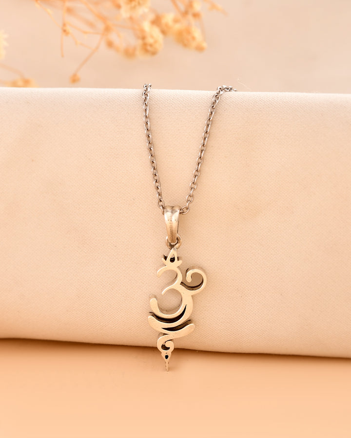 OM 925 Silver Pendant