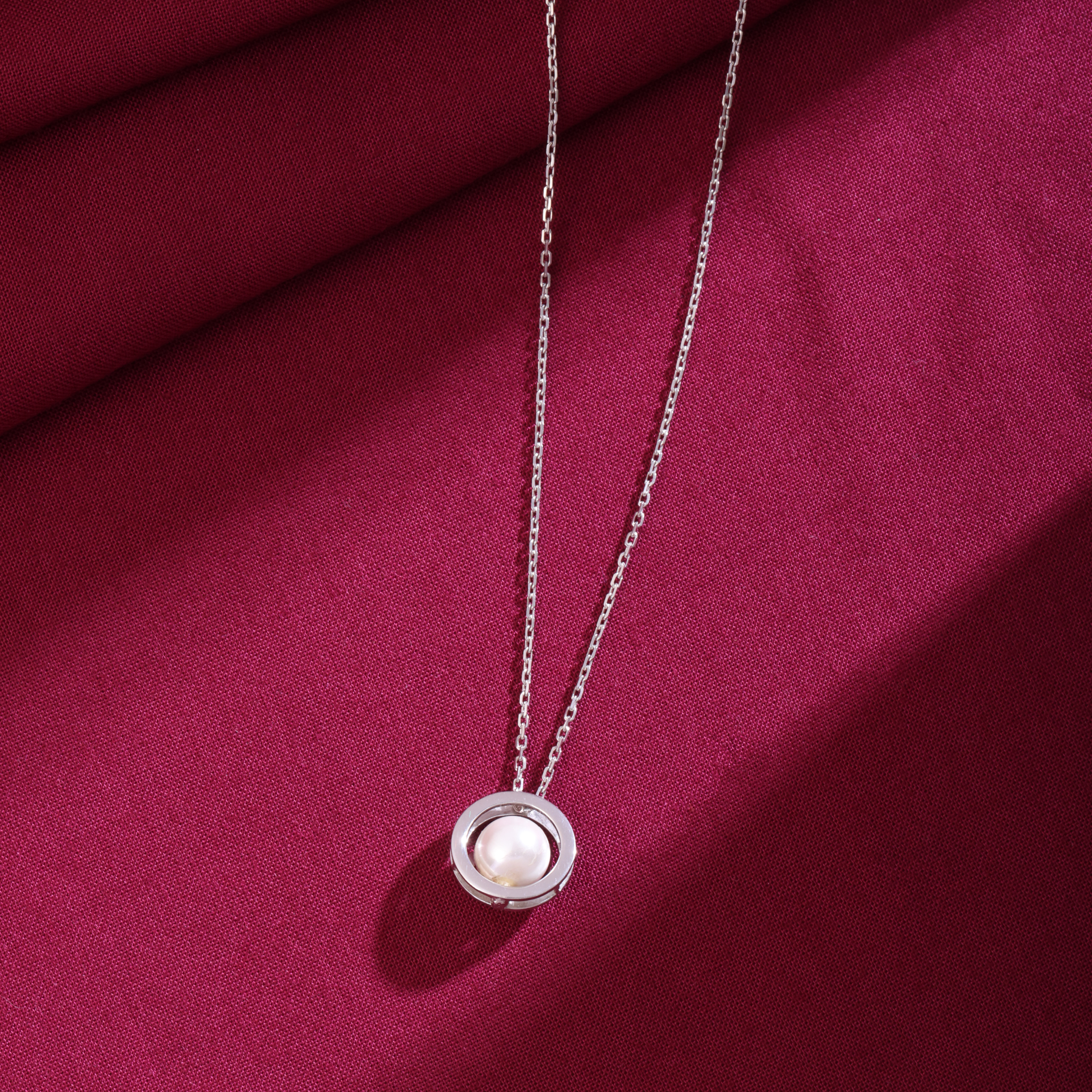 Round Pearl Chain Pendant